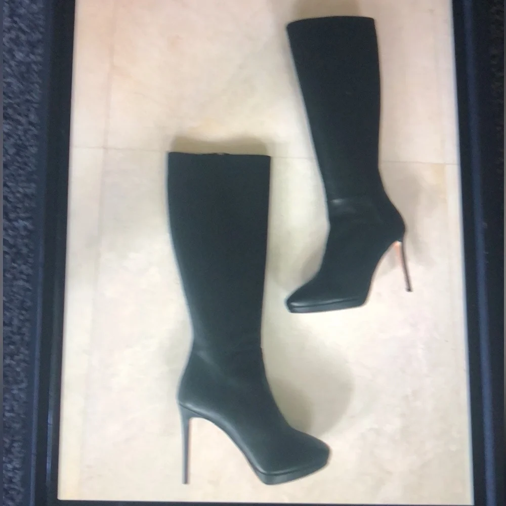 New! Jimmy Choo Black Leather Knee-High Boots. Size 39,5 - Picture 4 of 9